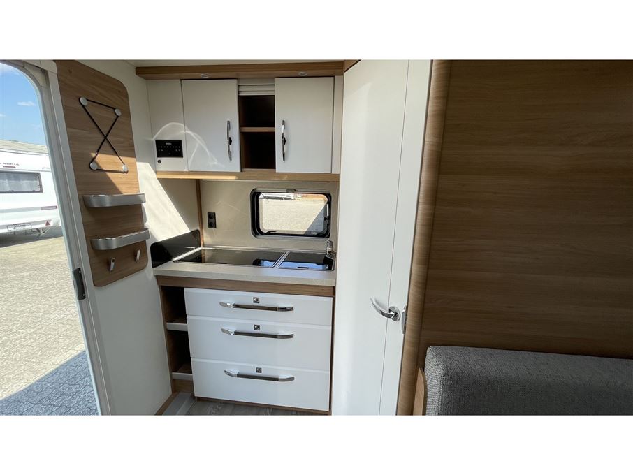 Hobby De Luxe 460 SFf